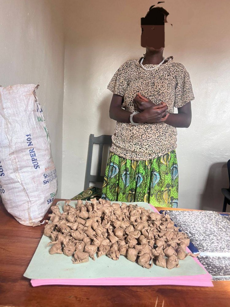 Gasabo: Polisi yafatiye mu cyuho umugore ucuruza urumogi