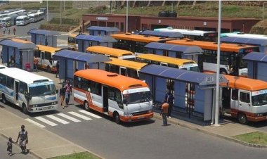 Abaturarwanda baragirwa inama yo gukoresha imodoka rusange mu ngendo zabo nk’uburyo bwo kurengera umwuka duhumeka.