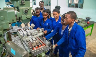 Porogaramu z’amasomo yigishwa mu mashuli ya tekinike, imyuga n’ubumenyingiro yavuguruwe.