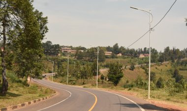 Rwamagana - Kayonza: Abaturage barishyuza rwiyemezamirimo wabambuye