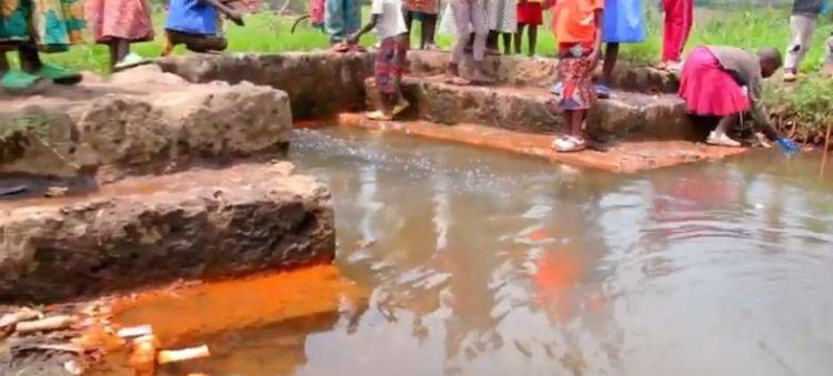 Musanze-Muhoza: Abatuye mu kagari ka Cyabararika bavuga ko bavurwa n’amazi bita Amakera.