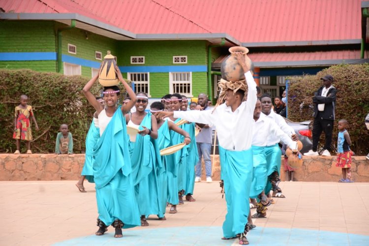 Ababyeyi  barashima gahunda y'Intore mu biruhuko kuko yabafashije gukurikirana abana babo mu gihe cy'ibiruhuko