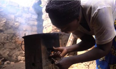 Abagore bakomeje kudindizwa no guharirwa imirimo yo mu rugo.