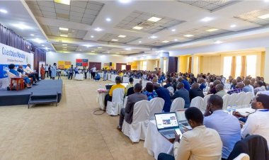 Abarimu 154 baturutse muri Zimbabwe baravuga ko biteguye gutanga umusanzu wabo