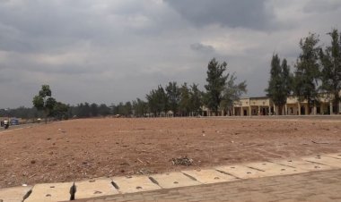 Bugesera: Abatuye muri santere ya Ruhuha barasaba ko hagati y'ibice bya kaburimbo hashyirwa ubusitani