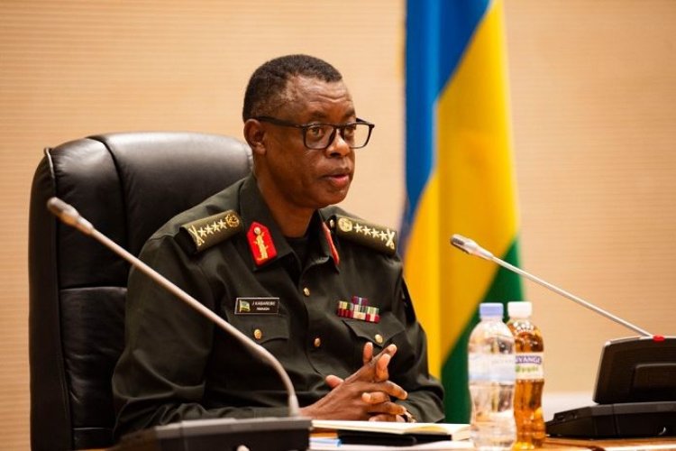 Gen James Kabarebe yasabye urubyiruko kwitondera ibisitaza