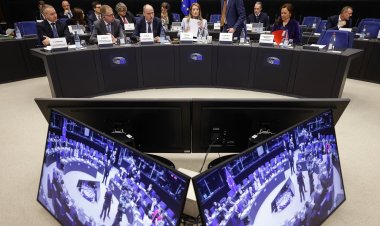 Ruswa: Eva Kaili  wari Visi perezida wa EU yegujwe n’Inteko ishinga amategeko y’Uburayi.