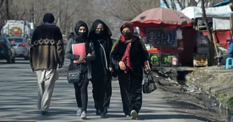 Afghanistan: Abagore babujijwe kwiga kaminuza .