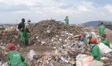 Huye: Akarere n'umukoresha w'abatunganya imyanda birengagije umushahara muke wabo