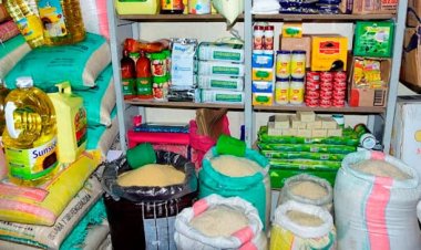 Bamwe mu baranguza , abarangura n’abaguzi bavuga ko ibiciro bikomeje kuzamuka