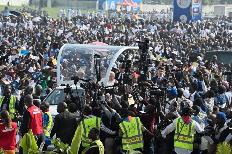 I Kinshasa, abarenga miliyoni bitabiriye misa ya Papa Francis.