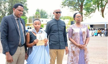 #Kwibuka29: Barashima kubw’ urwibutso rw’abazize jenoside yakorewe Abatutsi baguye Biryogo.