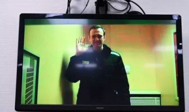 Uburusiya: Alexei Navalny yamaganye ibirego yise iby’ubuswa byatuma akatirwa igifungo cy’imyaka 35.