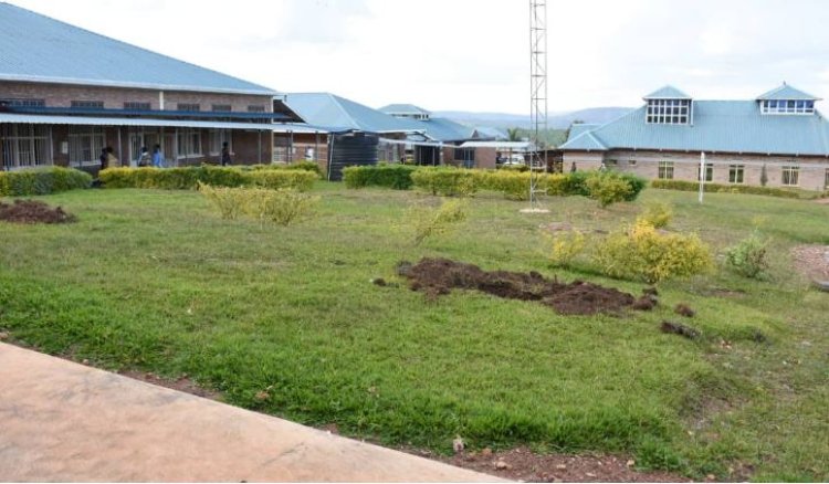 Gatsibo: Abivuriza ku bitaro bya Kiziguro bahangayikishijwe n’ubucucike buri aho abayeyi babyarira.