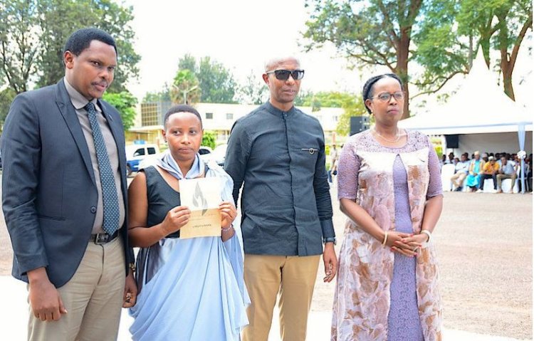 #Kwibuka29: Barashima kubw’ urwibutso rw’abazize jenoside yakorewe Abatutsi baguye Biryogo.