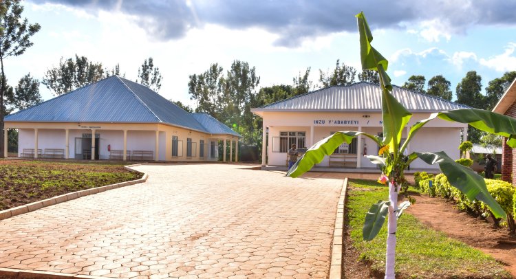 Ngoma:Abivuriza ku kigo nderabuzima cya Gasetsa barasaba serivise yo kuvura amenyo.