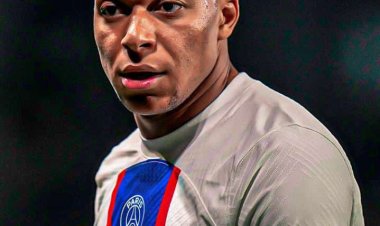 Ese ikipe ya PSG irahitamo kugurisha Mbappe cyangwa azagendera Ubuntu umwaka utaha?