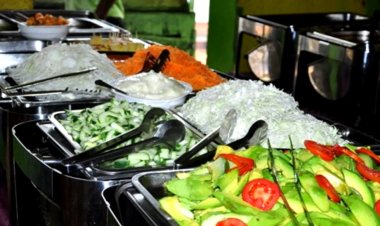 Abakora muri za Hoteli barasaba kongererwa ubumenyi ku kubungabunga ubuziranenge bw’ibiribwa.