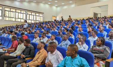 Ubushomeri mu barangiza Kaminuza buhangayikishije abakiri kwiga