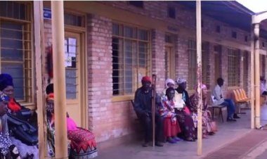 Amajyepfo: Hari impinduka zikomeye ziri mu kwishyurira abatishoboye ubwisungane mu kwivuza.