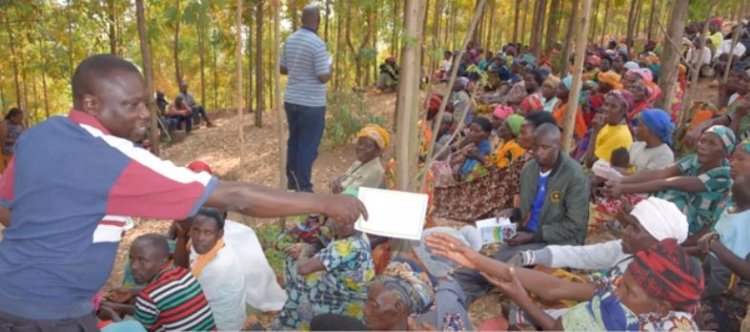 Huye:Barashima gahunda y’Umurenge mu Kagali iri  gukemura ibibazo by’abaturage.