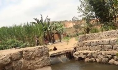 Musanze: Bishatsemo ubushobozi bwo kubaka ikiraro kibahuza n’indi mirenge, Koperative isiba umuhanda.