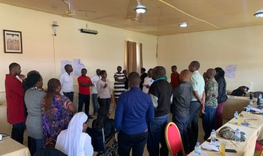 Abantu bafite ubumuga bwo kutumva no kutavuga barasaba Leta kubafasha mu bibabangamiye