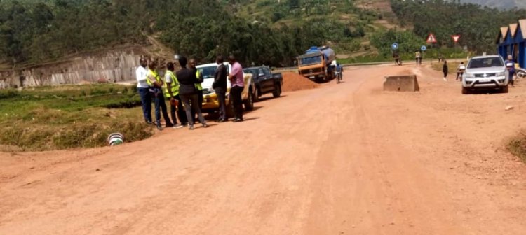 Abakoresha umuhanda Base - Burera barasaba ko washyirwamo kaburimbo