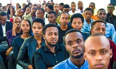 Urubyiruko rukwiye gutekereza mu buryo bwagutse rugashora imari ruhereye kuri bike rufite.