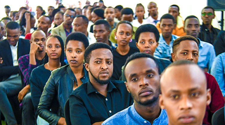 Urubyiruko rukwiye gutekereza mu buryo bwagutse rugashora imari ruhereye kuri bike rufite.