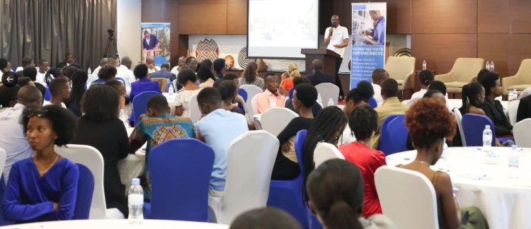 Urubyiruko 120 rwahawe impamyabushobozi yo guhamya umwaka rumaze rwiga imyuga