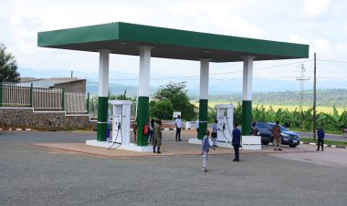 Abahinga umuceri mu gishanga cy'umuvumba bujuje Station ya lisansi yatwaye miliyoni 350