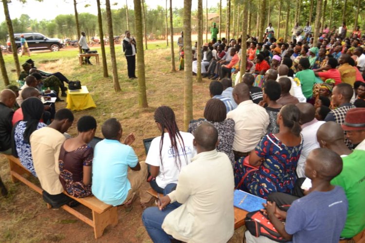 Abakozi ba Leta ntibifatanya n’abaturage mu bikorwa rusange