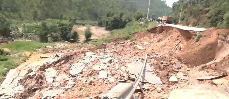 Huye: Barasaba ingoboka nyuma yuko umuhanda Huye- Rusizi wangije imyaka yabo