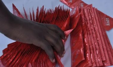 The Ministry of health urges Rwandans to use condoms to prevent the spread of AIDS