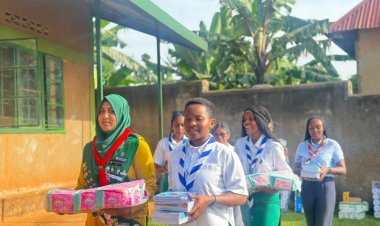 Kayonza: Abagide baremeye abanyeshuri b'abakobwa batishoboye