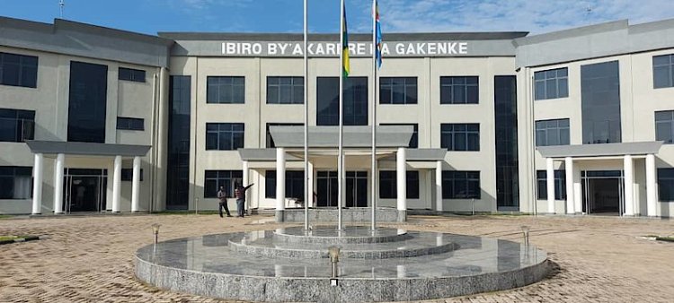 Gakenke: Bahangayikishijwe n'ibiza biri gutwara ubuzima bw'abantu benshi