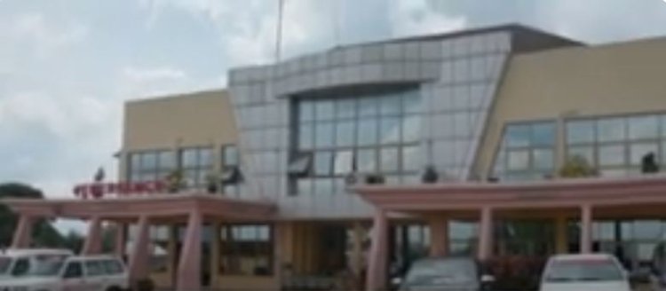 Huye: Abivuriza mu bitaro bya kaminuza barasaba ko inyubako z’amacumbi zakongerwa