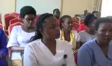 Abaforomo n’ababyaza barasaba kongerwa umushahara