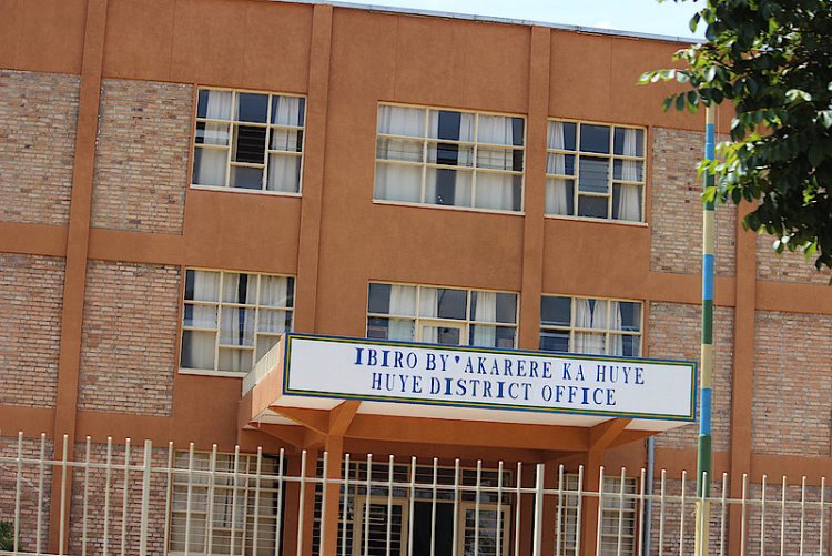 Huye: Mu mujyi babangamiwe n'ubwambuzi bw'Amatelefone bukorwa kumanywa y'ihangu