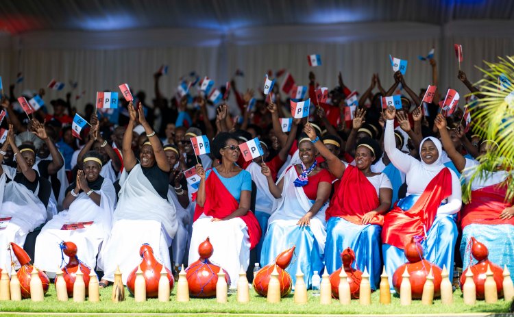 Huye: Abageze mu myaka y'izabukuru bashimiye Umukandida wa RPF Inkotanyi, bamwizeza amajwi