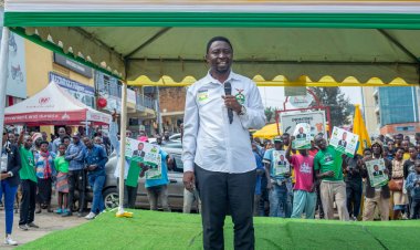 Muhanga: Dr. Frank yasezeranyije abaturage gukemura ibibazo biri mu bucukuzi bw'amabuye y'agaciro