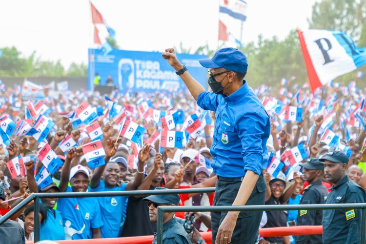 Paul Kagame arasaba urubyiruko kuzasigasira igihango cy’ababohoye u Rwanda