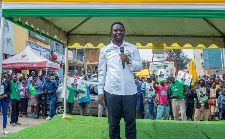 Muhanga: Dr. Frank yasezeranyije abaturage gukemura ibibazo biri mu bucukuzi bw'amabuye y'agaciro