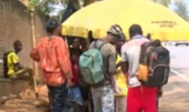 The older and younger generations do not agree on modern fashion trends