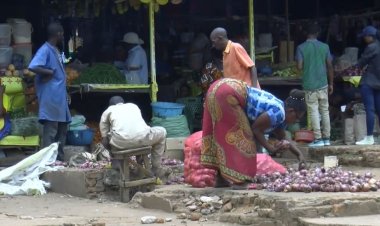 Rwezamenyo: Barasaba gushakirwa aho bazimukira nyuma yo gusohorwa mu isoko