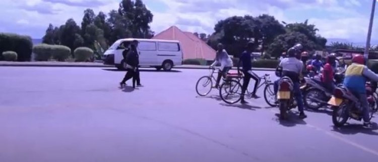 Muhanga: Baracyeza ikorwa ry’imihanda mishya yagabanyije impanuka