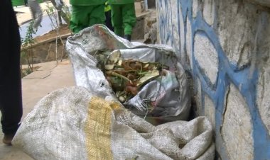 Hari abitwikira ijoro bakajugunya imyanda aho babonye