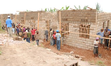 Barasaba ko ibyangombwa byo kubaka byajya bitangwa mu minsi micye