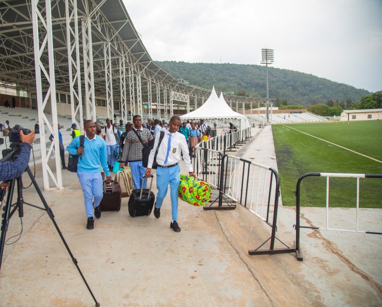 Ababyeyi barinubira ko igihe bahabwa cyo gutegura ishuri ari gito